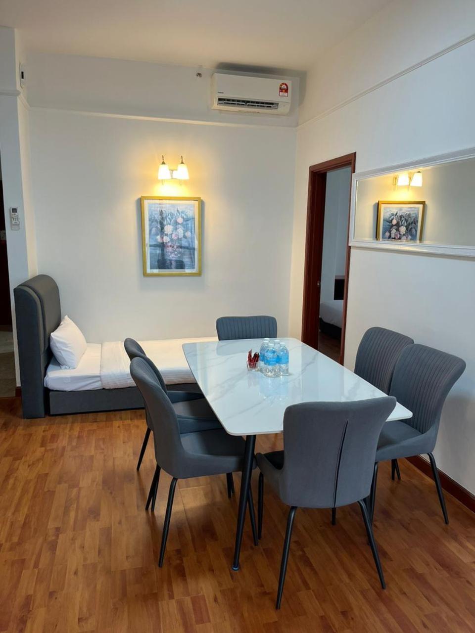 Luxhouz Suites At Times Square Kuala Lumpur Buitenkant foto