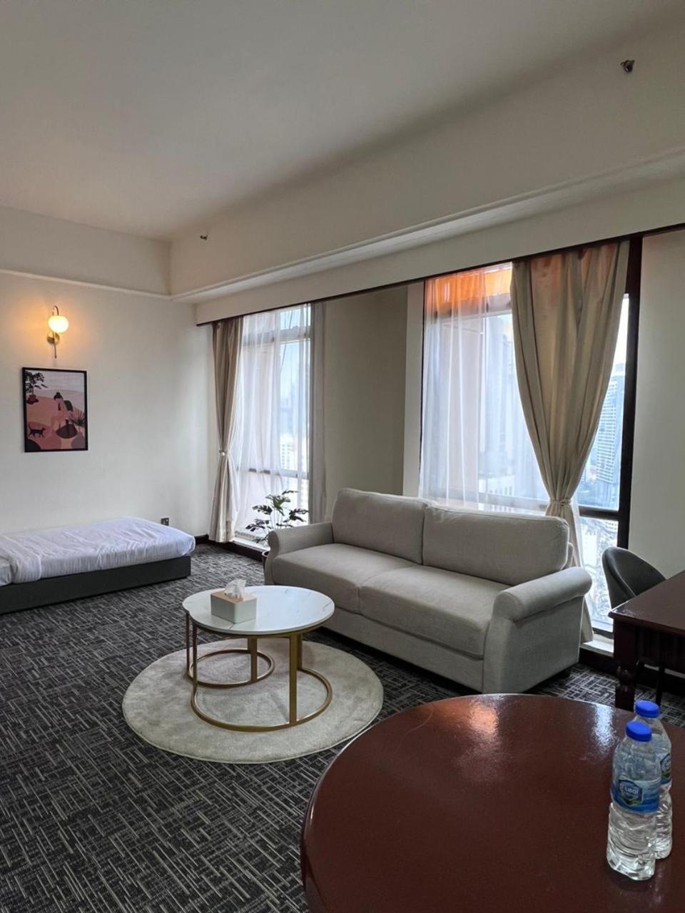 Luxhouz Suites At Times Square Kuala Lumpur Buitenkant foto