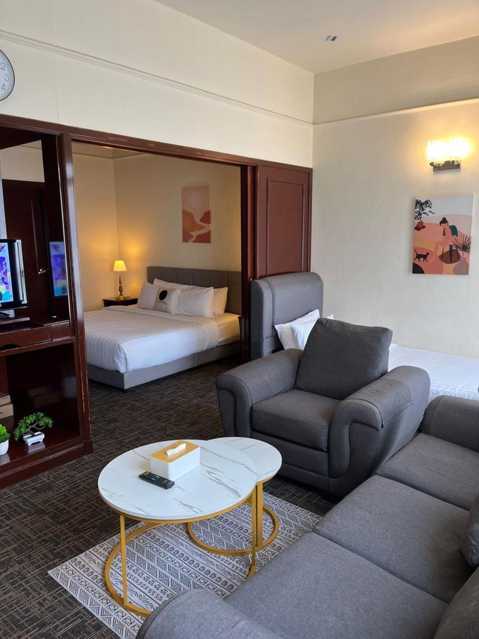 Luxhouz Suites At Times Square Kuala Lumpur Buitenkant foto