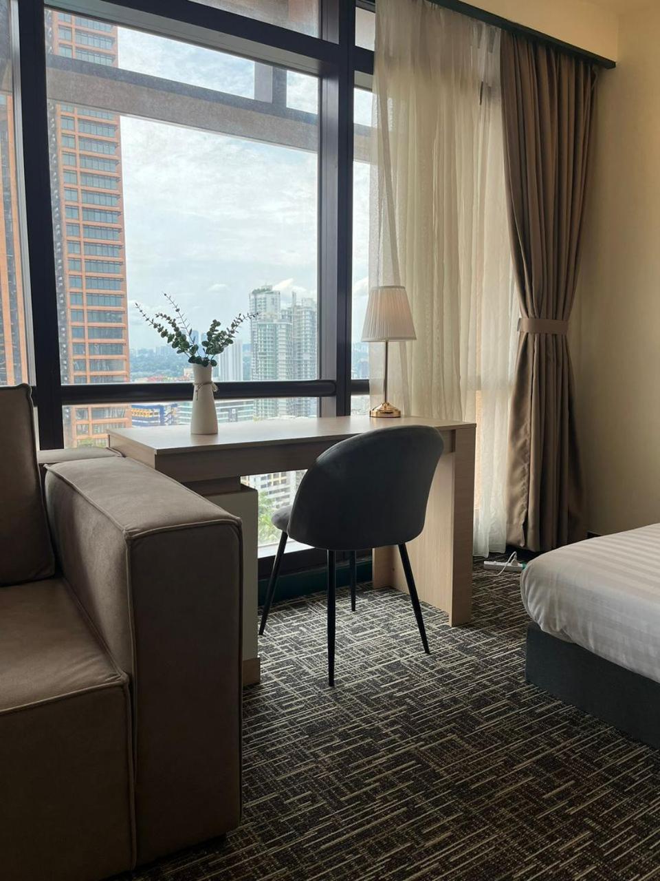 Luxhouz Suites At Times Square Kuala Lumpur Buitenkant foto